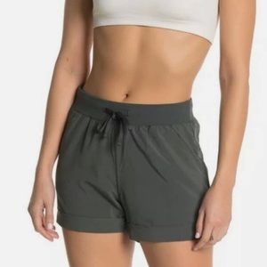 Z by Zella Take a Hike Shorts